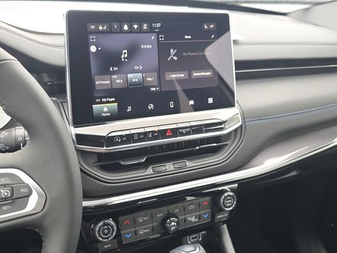 New 2026 Jeep Compass Limited image 30