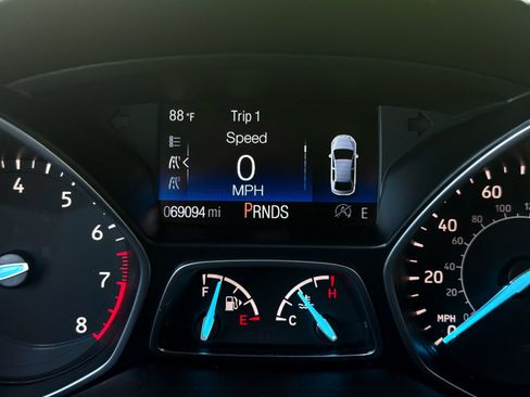 Used 2019 Ford Escape Titanium AWD/4WD image 40