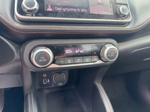 Used 2018 Nissan Kicks SR FWD image 18