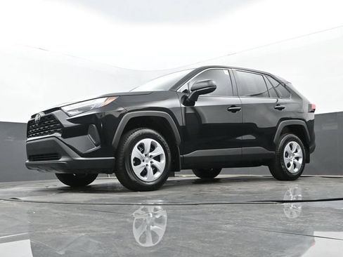 Used 2025 Toyota RAV4 LE AWD/4WD image 26