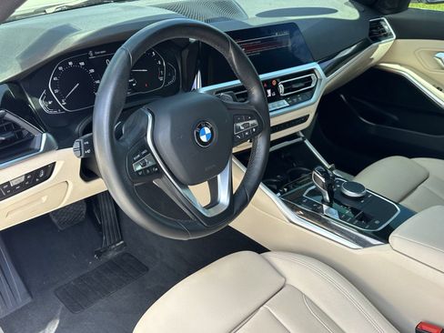 Used 2021 BMW 330i Sedan w/ Convenience Package RWD image 17