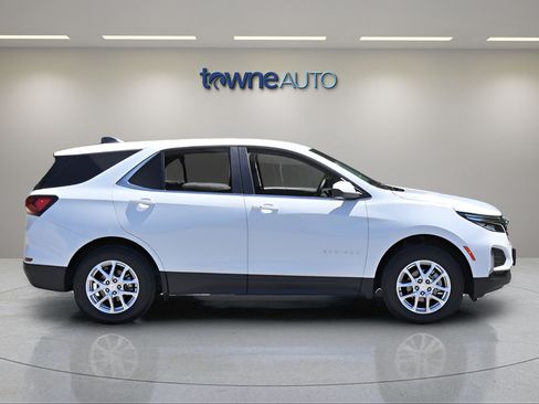 Used 2024 Chevrolet Equinox LT w/ LPO, Floor Liner Package AWD/4WD image 6