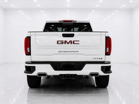 Used 2020 GMC Sierra 1500 AT4 w/ AT4 Premium Package AWD/4WD image 4