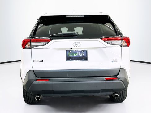 Used 2025 Toyota RAV4 LE image 7