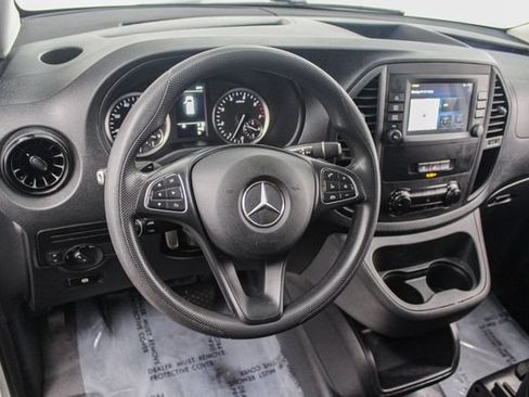 Used 2023 Mercedes-Benz Metris image 29