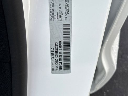 Used 2025 Chrysler Voyager LX image 28