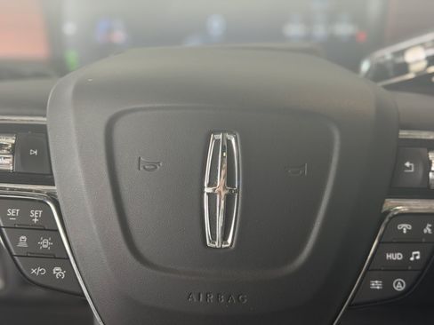 Used 2024 Lincoln Navigator Reserve AWD/4WD image 32