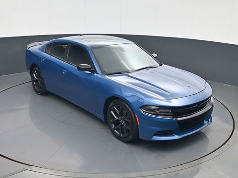Used 2020 Dodge Charger SXT w/ Blacktop Package RWD image 15