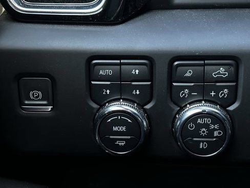 Used 2023 GMC Sierra 1500 Denali w/ Technology Package AWD/4WD image 23