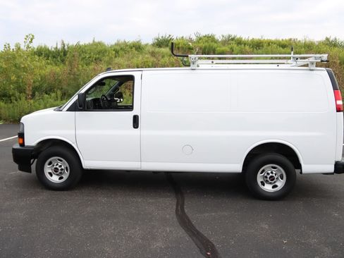 Used 2023 GMC Savana 2500 w/ Driver Convenience Package RWD image 23