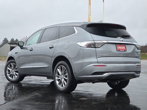 Used 2024 Buick Enclave Avenir image 28