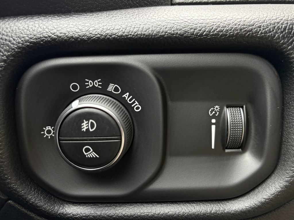 New 2026 RAM 1500 Big Horn AWD/4WD image 3