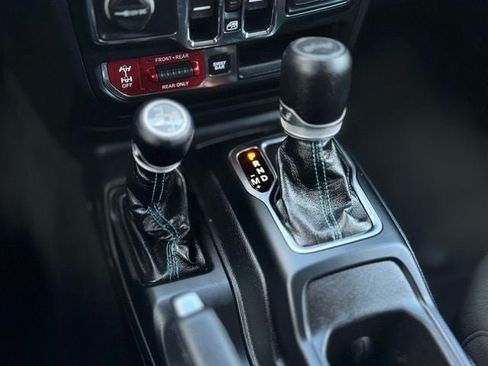 Used 2023 Jeep Wrangler Unlimited Rubicon 4xe w/ Cold Weather Group AWD/4WD image 12