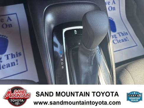 Used 2022 Toyota Corolla LE image 20