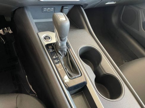 Used 2025 Nissan Altima 2.5 SV FWD image 41