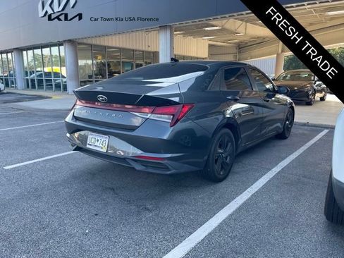 Used 2021 Hyundai Elantra SEL FWD image 2