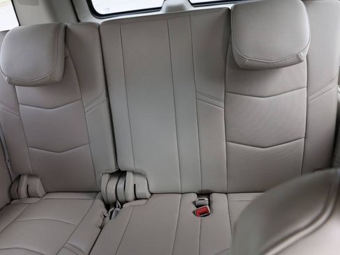 Used 2020 Cadillac Escalade ESV Premium Luxury AWD/4WD image 17
