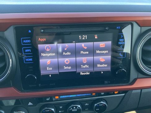 Used 2017 Toyota Tacoma TRD Off-Road image 38