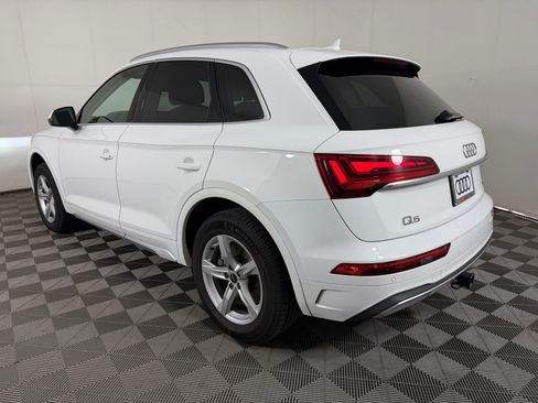 Used 2021 Audi Q5 2.0T Premium w/ Convenience Package AWD/4WD image 3