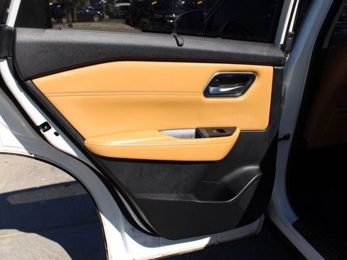 Used 2021 Nissan Rogue Platinum image 27