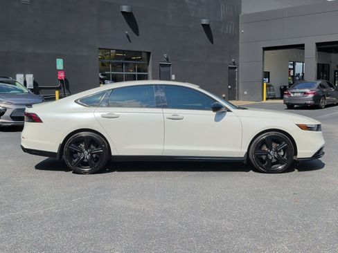 Used 2023 Honda Accord Sport image 4