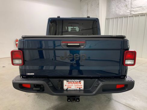 Used 2025 Jeep Gladiator Sport AWD/4WD image 22