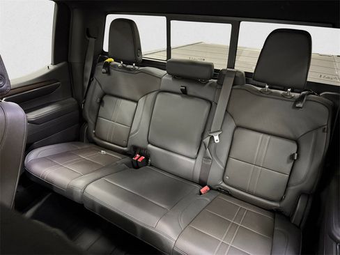 Used 2024 Chevrolet Silverado 1500 High Country w/ Technology Package image 13