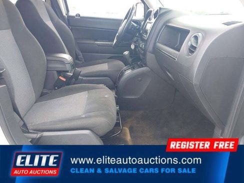 Used 2016 Jeep Patriot Latitude w/ Sun/Sound Group image 10