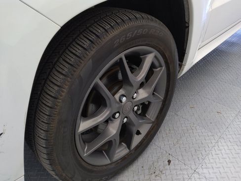 Used 2020 Jeep Grand Cherokee Limited X image 31