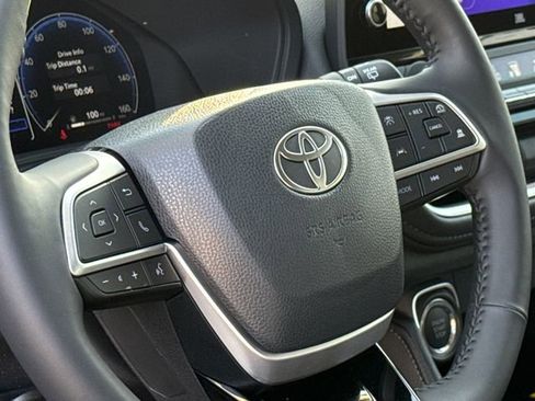 New 2026 Toyota Grand Highlander Limited image 30