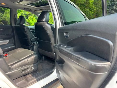 Used 2021 Honda Pilot Elite image 27