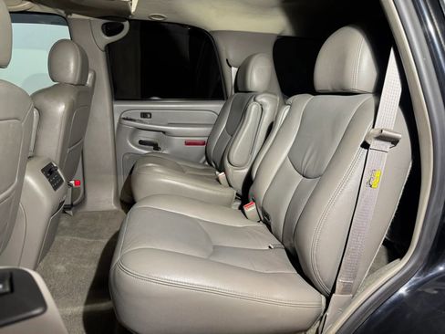 Used 2005 Chevrolet Tahoe Z71 w/ Preferred Equipment Group AWD/4WD image 28