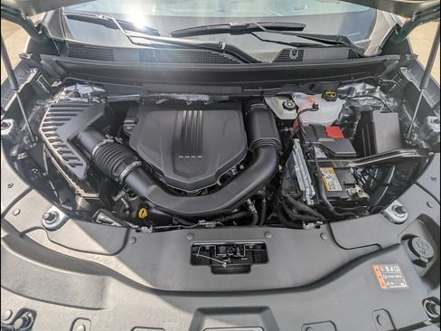 New 2027 Chevrolet Traverse LT w/ Midnight/Sport Edition FWD image 11