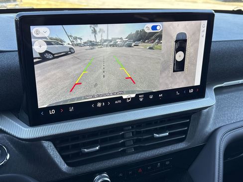 Used 2025 Ford Explorer Platinum w/ Ultimate Package image 21