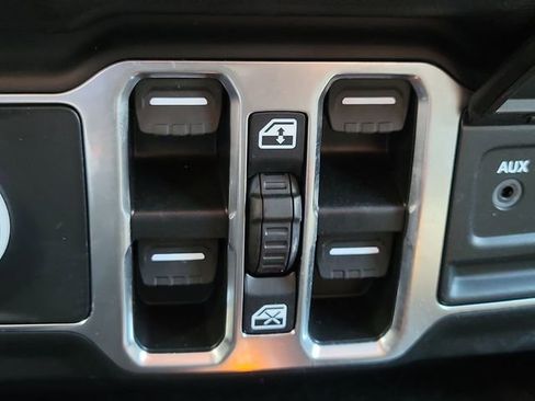 Used 2025 Jeep Gladiator Sport AWD/4WD image 26
