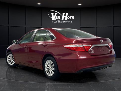 Used 2016 Toyota Camry LE FWD image 5