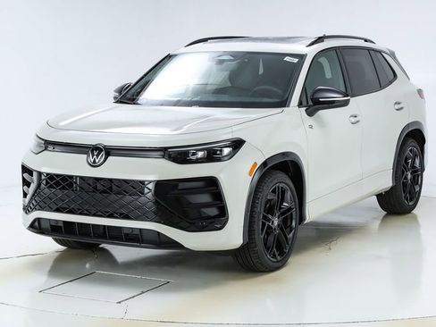 New 2026 Volkswagen Tiguan SE R-Line image 40