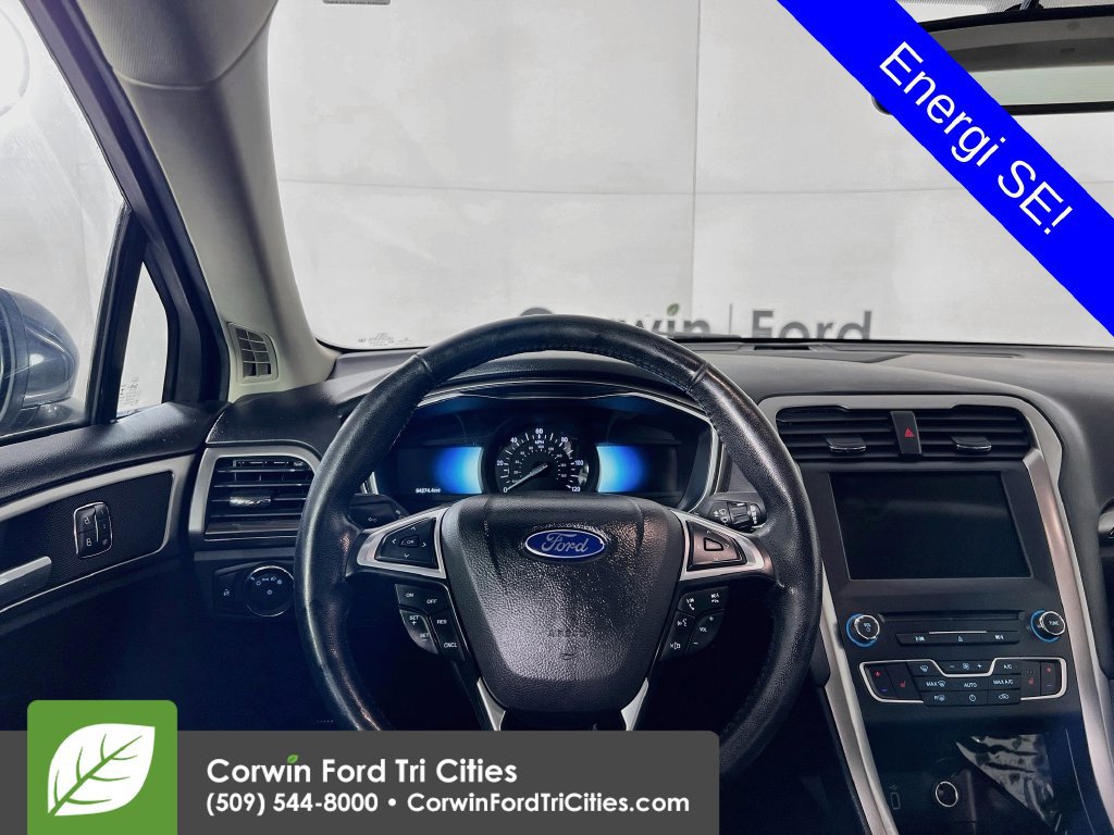 Used 2018 Ford Fusion Energi SE FWD image 26