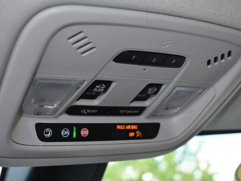 Used 2020 Chevrolet Traverse LT w/ LT Premium Package AWD/4WD image 20
