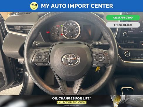 Used 2021 Toyota Corolla LE w/ Carpet Mat Package (TMS) image 15