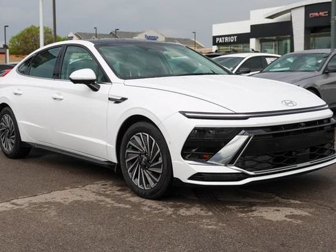 New 2026 Hyundai Sonata Limited FWD image 1