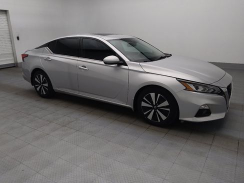 Used 2020 Nissan Altima 2.5 SL FWD image 11