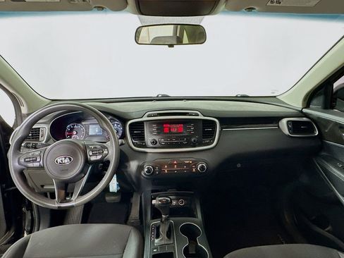 Used 2016 Kia Sorento L FWD image 3