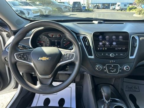 Used 2022 Chevrolet Malibu LS image 17