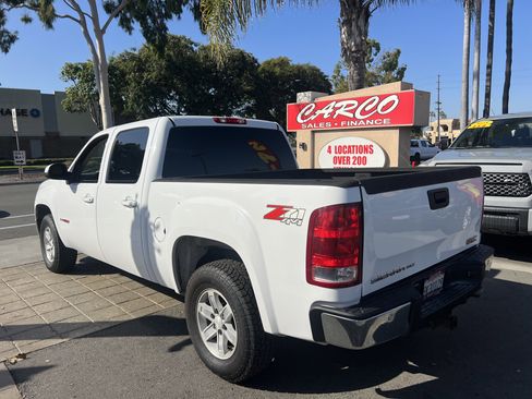 Used 2007 GMC Sierra 1500 SLT w/ Z71 Off-Road Package image 7