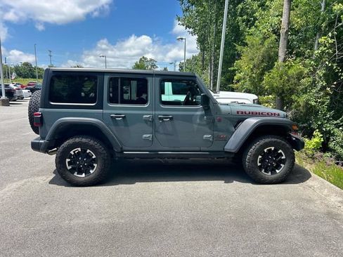 Used 2025 Jeep Wrangler Unlimited Rubicon AWD/4WD image 2