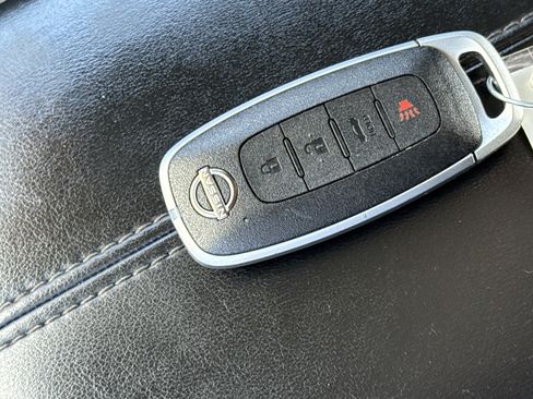 Used 2025 Nissan Sentra SV image 34