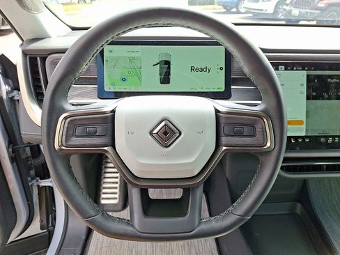 Used 2024 Rivian R1S Adventure image 19