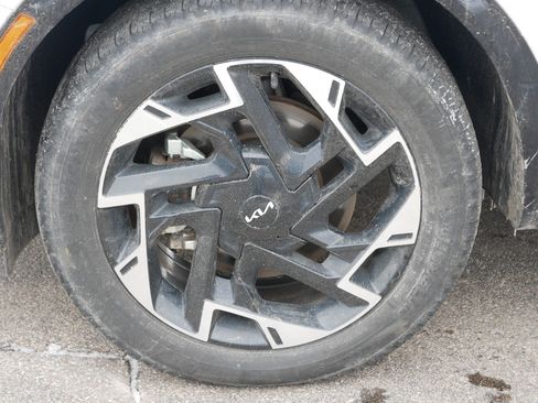 Certified 2023 Kia Sportage SX image 5