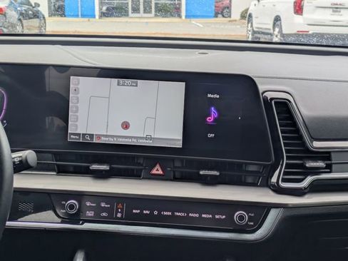 Used 2024 Kia Sportage EX image 20